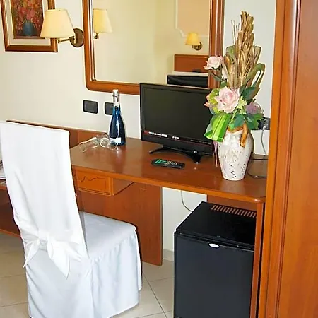 Elio Hotel 3*
