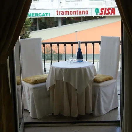 Elio Hotel 3*