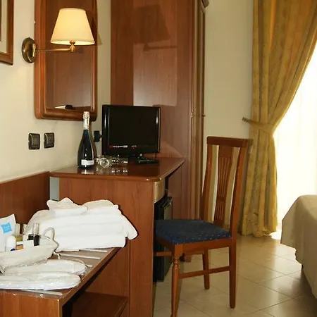 Elio Hotel